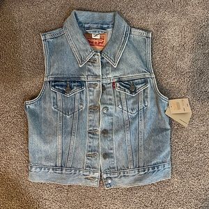 Levi’s denim vest